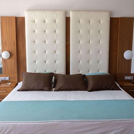 Hotel Ciudad De Ponferrada, Ascend Hotel Collection Bagian luar foto