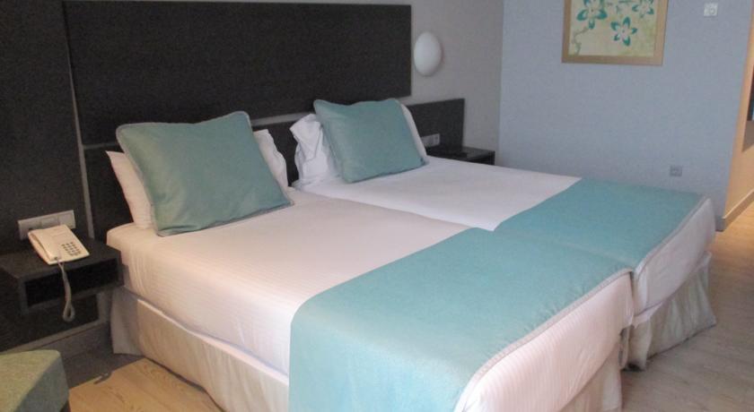 Hotel Ciudad De Ponferrada, Ascend Hotel Collection Bagian luar foto