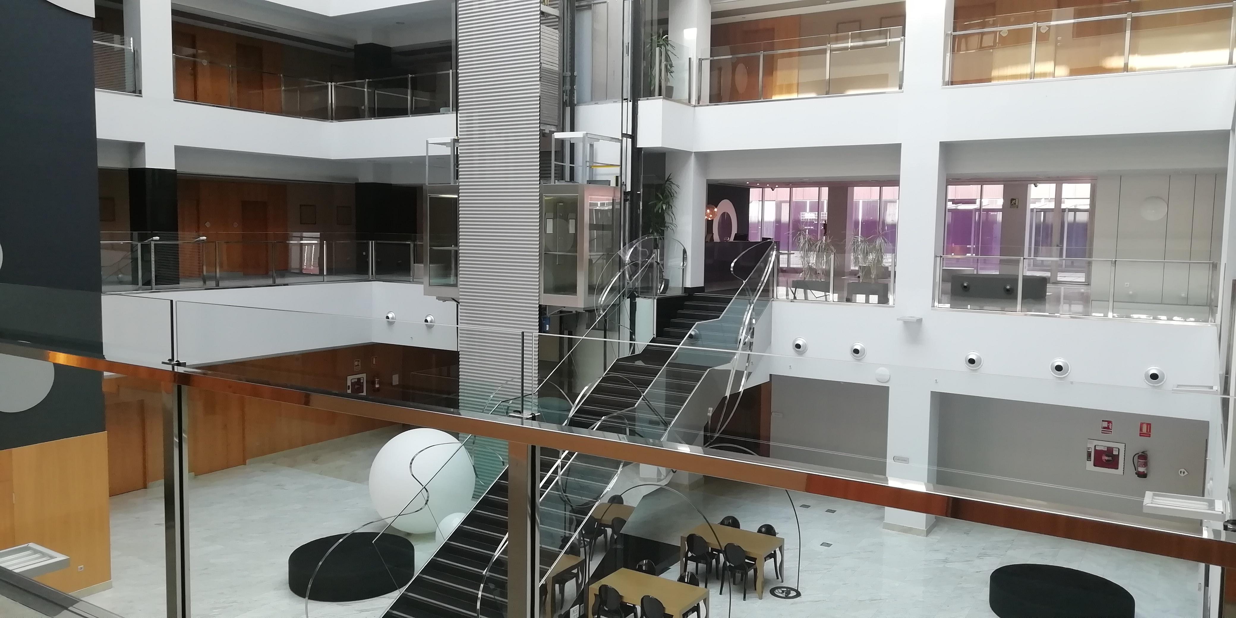 Hotel Ciudad De Ponferrada, Ascend Hotel Collection Bagian luar foto