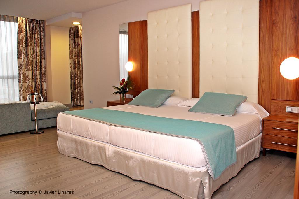 Hotel Ciudad De Ponferrada, Ascend Hotel Collection Ruang foto