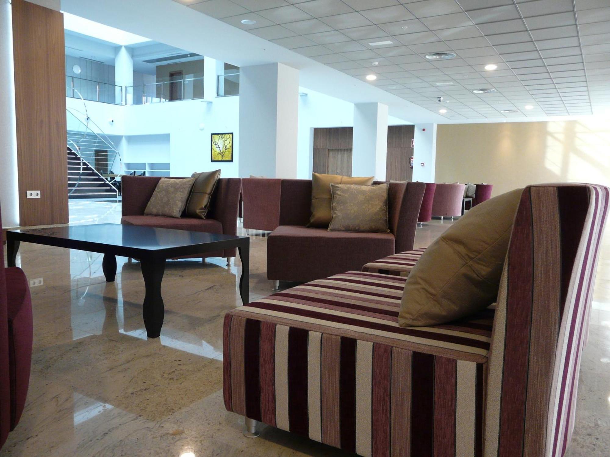 Hotel Ciudad De Ponferrada, Ascend Hotel Collection Bagian luar foto