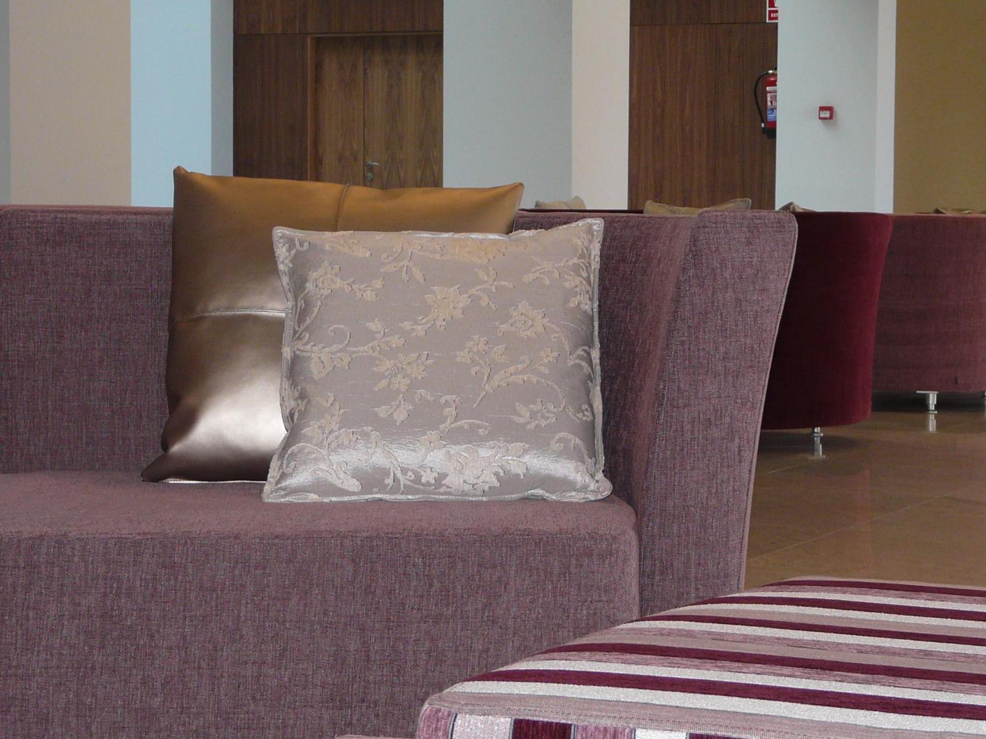 Hotel Ciudad De Ponferrada, Ascend Hotel Collection Bagian luar foto