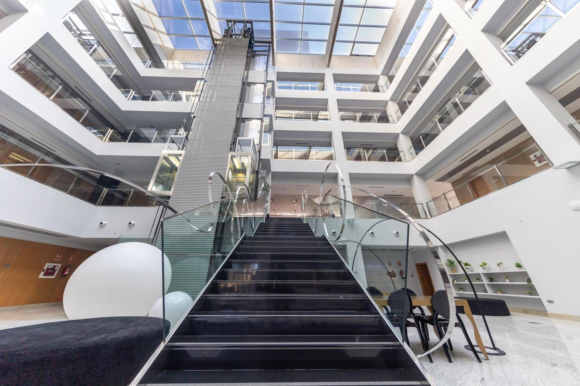 Hotel Ciudad De Ponferrada, Ascend Hotel Collection Bagian luar foto