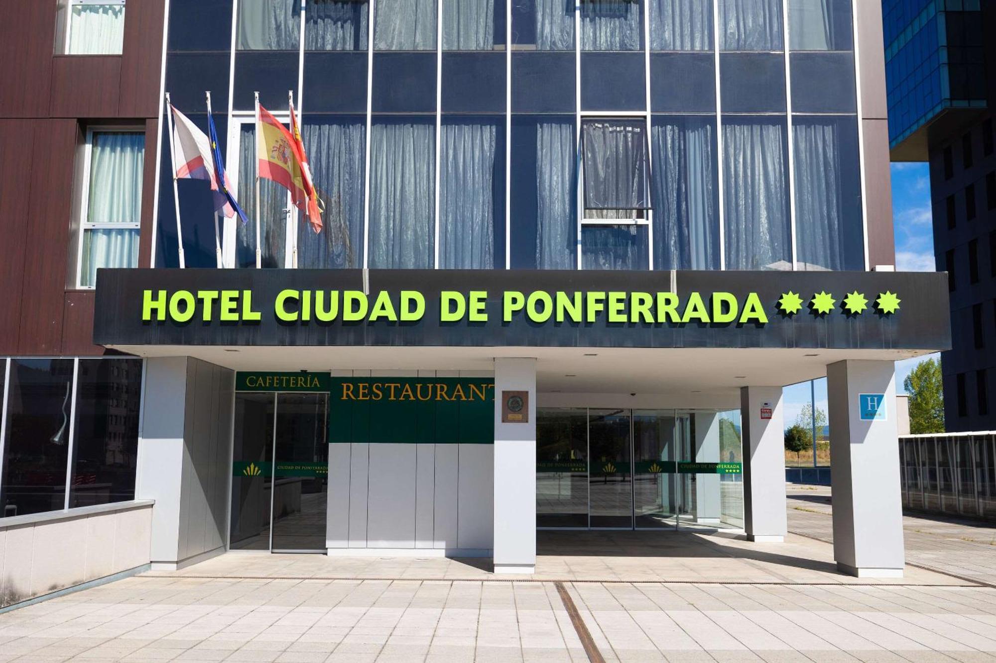 Hotel Ciudad De Ponferrada, Ascend Hotel Collection Bagian luar foto