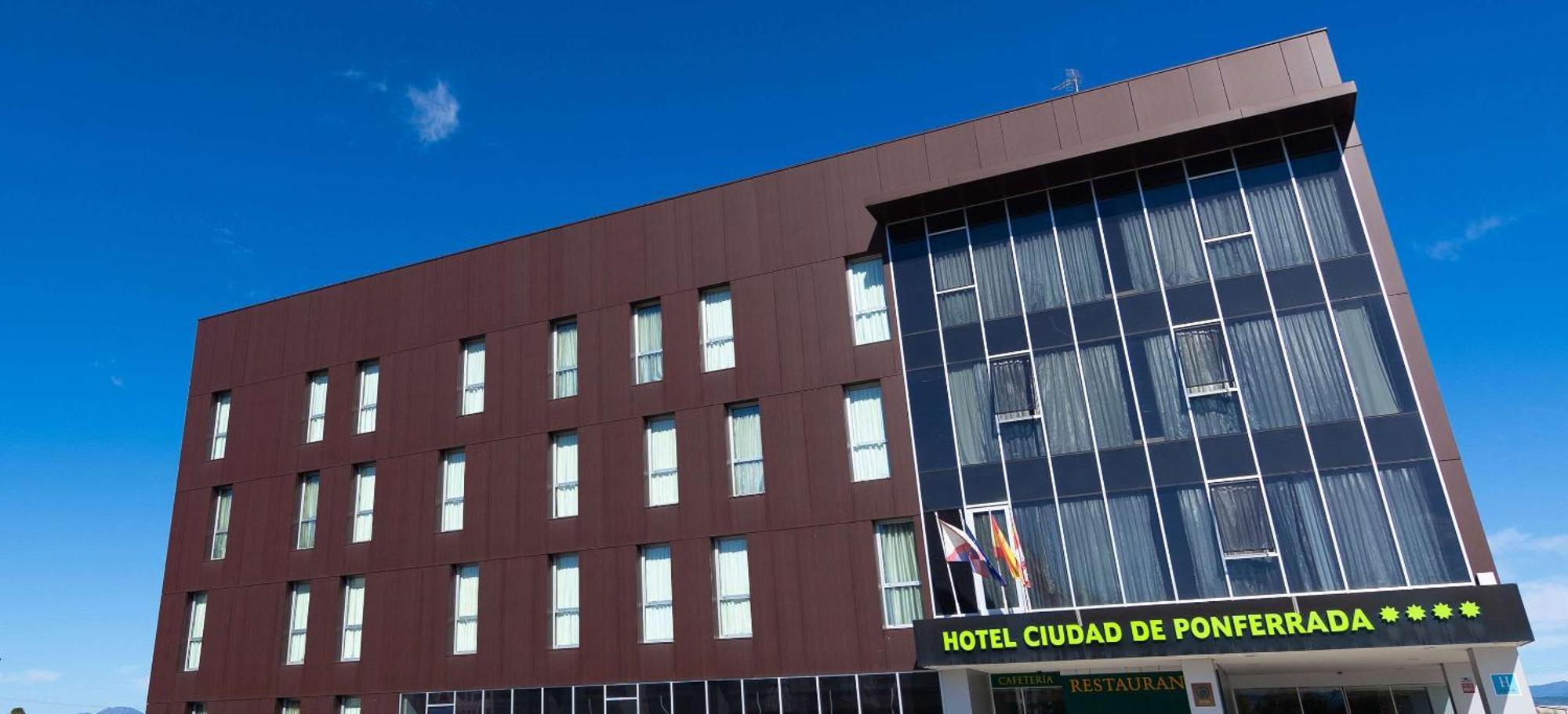 Hotel Ciudad De Ponferrada, Ascend Hotel Collection Bagian luar foto