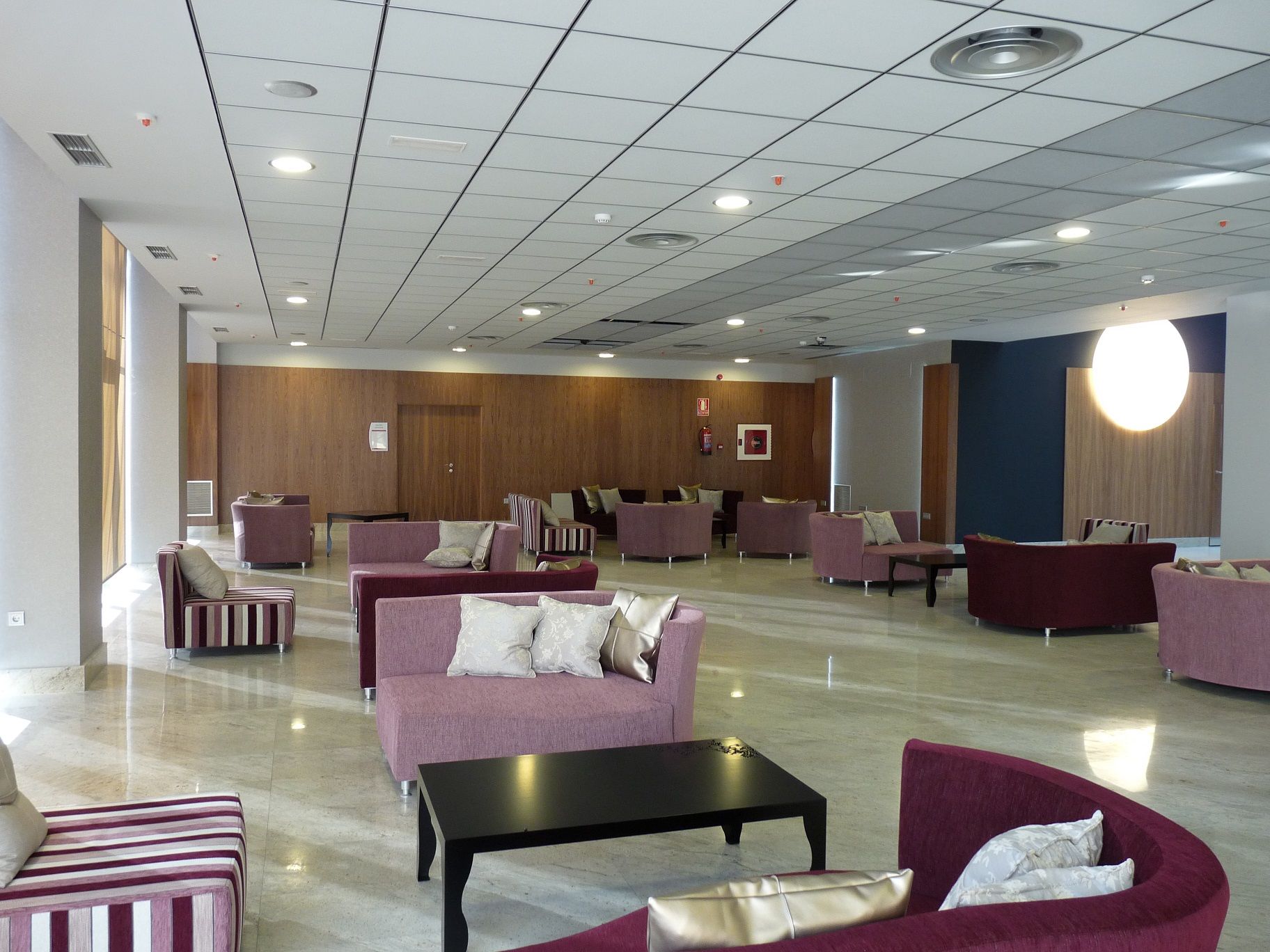 Hotel Ciudad De Ponferrada, Ascend Hotel Collection Bagian luar foto